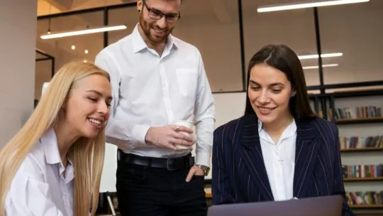 ¿Qué tipo de experiencia previa necesito para aprovechar al máximo un MBA online?