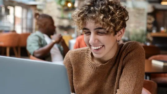 Principales retos que enfrentan los estudiantes de MBA online y cómo superarlos